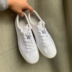 Rothys Bright White Lace Up size 8.5